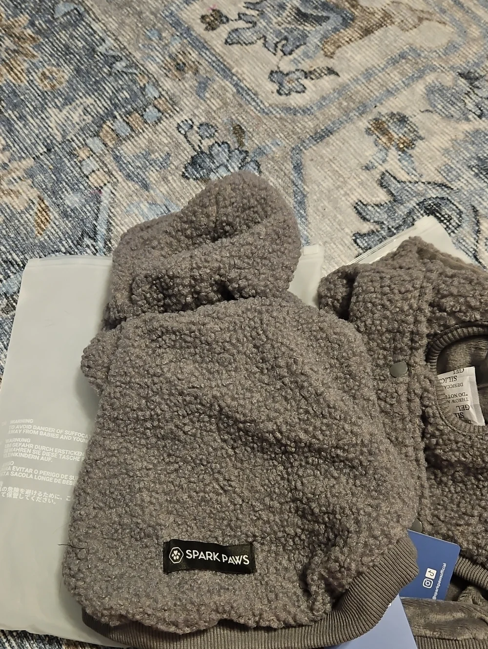 Spark Paws Gray Sherpa Dog Hoodie Never Worn Size M